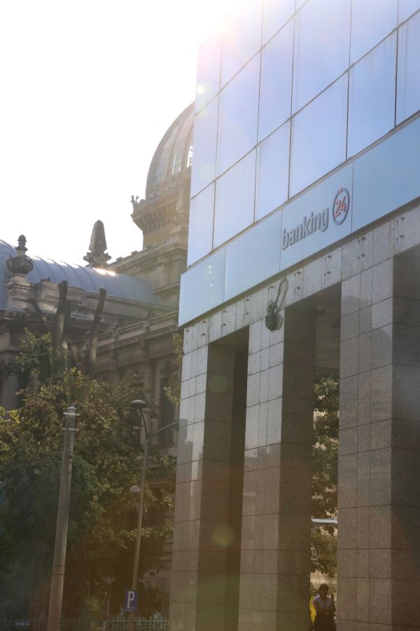 Cădere abruptă a profitului BCR, până la 348,8 milioane lei 