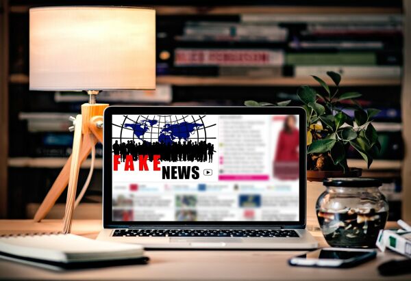 Manipularea şi fenomenul "fake news" ameninţă democraţia