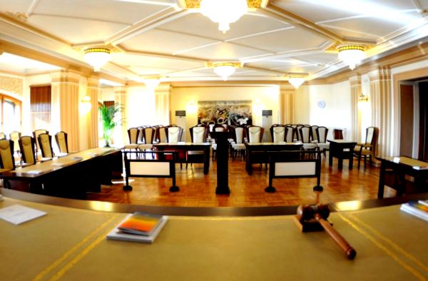Curtea Constituţională, "spălătoria corupţilor"