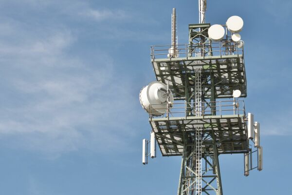 Licitaţia pentru acordarea licenţelor 5G, posibil să fie amânată, în Franţa