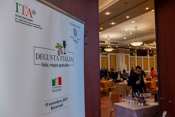  "Degusta Italia" a adus la Bucureşti excelenţa produselor italiene