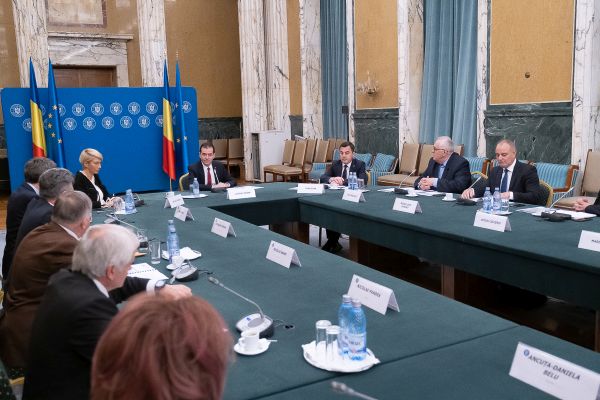 Rectificare bugetară, cu deficit de 4%