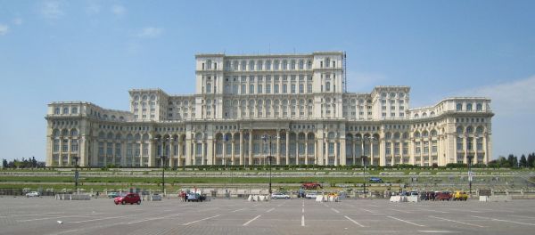 Şedinţă solemnă la Parmalent pentru celebrarea Zilei Naţionale