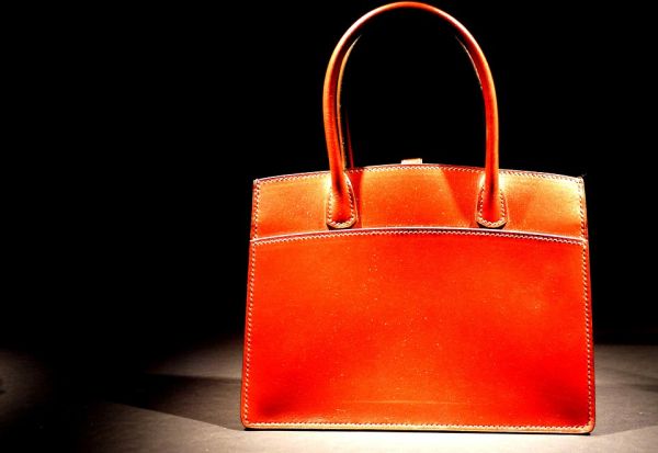 Acţiunile brandurilor de lux din Franţa au scăzut