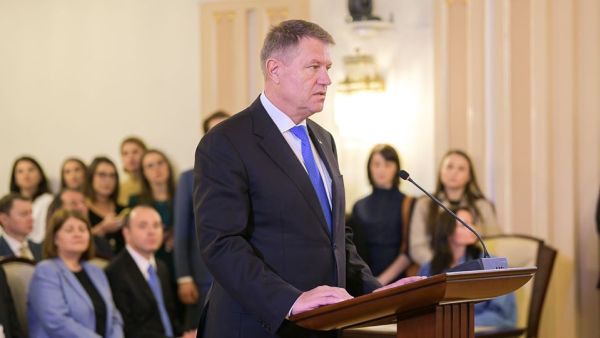Procurori şi judecători, eliberaţi din funcţie în urma pensionării
