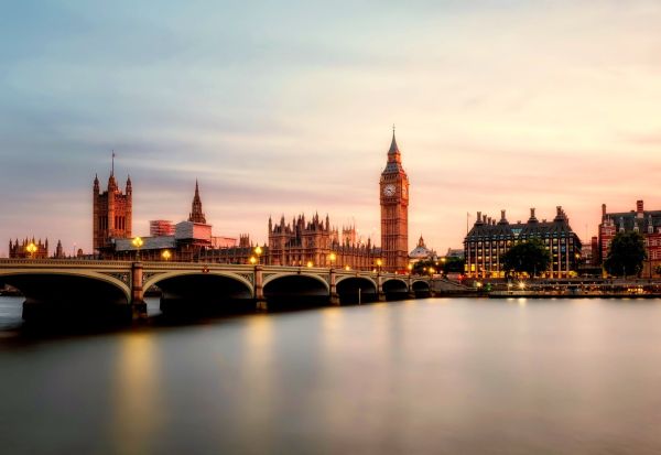 Bruxellesul vrea să-şi reconstruiască relaţiile cu Londra 