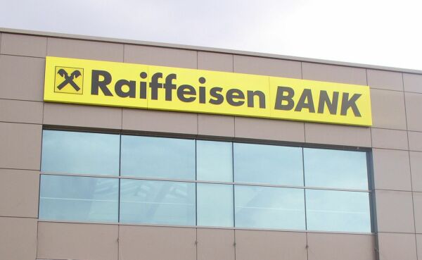 IFC finanţează cu 720 milioane lei Raiffeisen Bank România