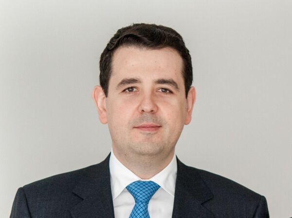 La finele anului trecut, Dragoş Bîlteanu, fost preşedinte al SIF1, a fost condamnat definitiv la trei ani de închisoare cu suspendare, sub supraveghere pe termen de încercare de cinci ani.