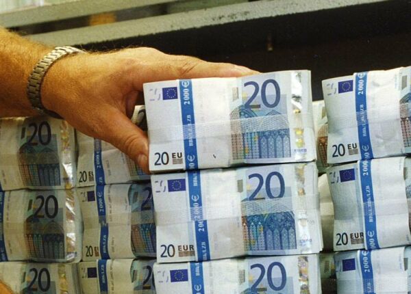 Deficitul de cont curent s-a adâncit la 9,924 miliarde euro
