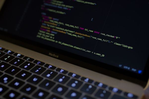 Microsoft lansează browser-ul Edge, bazat pe tehnologia Google