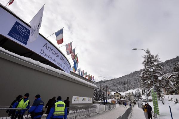 Doi ruşi, inclusiv un "instalator", suspectaţi de spionaj la Davos