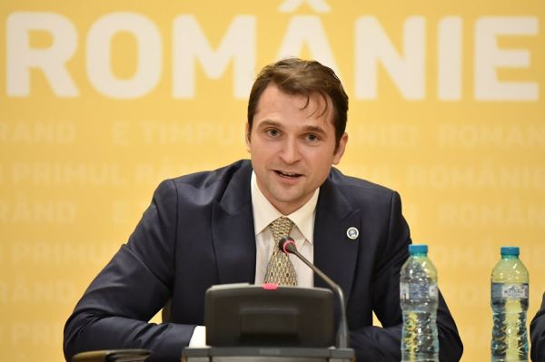 Sebastian Burduja 