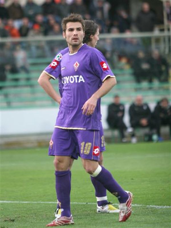 Selecţionerul Adrian Mutu, urmărit de trecut