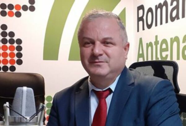 Costel Stanciu, preşedintele Asociaţiei Pro Consumatori (APC): "Cei care fac afaceri în România nu au înţeles cât de important este consumatorul pentru business-ul lor. Majoritatea afacerilor din ţara noastră nu au ca element central consumatorul, ci realizarea cu orice preţ, în orice condiţii şi într-un interval de timp cât mai scurt a unor profituri uriaşe".