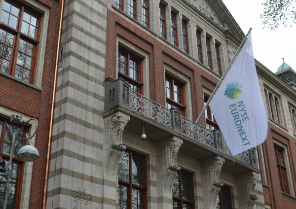 Euronext lansează consultări pentru scurtarea programului de tranzacţionare