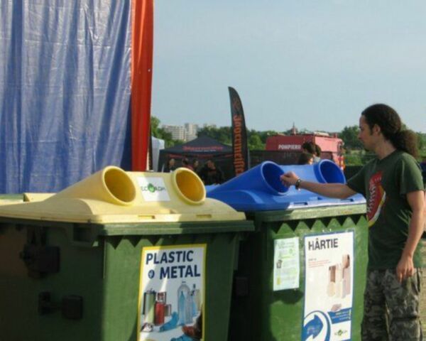 Consiliul Concurenţei: Deşeurile reciclabile pot fi colectate şi de alte companii, nu doar de cele de salubritate