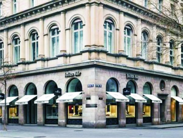 Anchetă pentru spălare de bani prin banca elveţiană Julius Baer