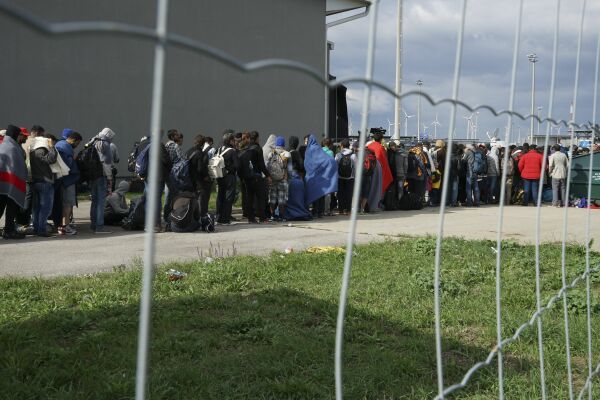 O nouă criză a refugiaţilor se profilează în Europa
