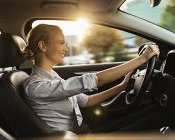DRPCIV - o treime dintre conducătorii auto din România sunt femei