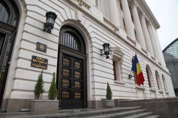 "BNR a luat decizii hotărâte, fără precedent"