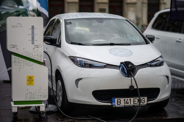 Electromagnetica pregăteşte lansarea staţiei de alimentare în curent continuu