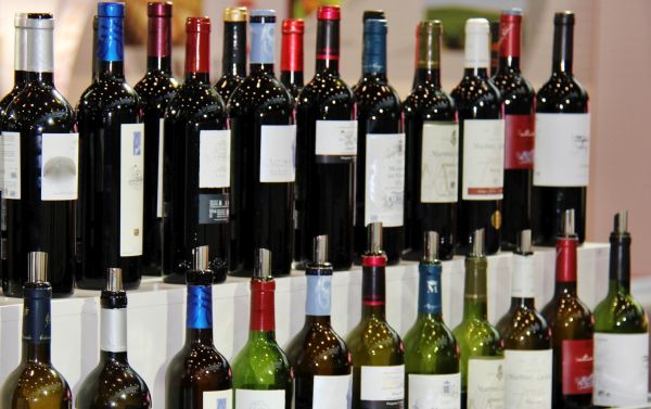 Consumul de vin în UE scade la 108 milioane de hectolitri