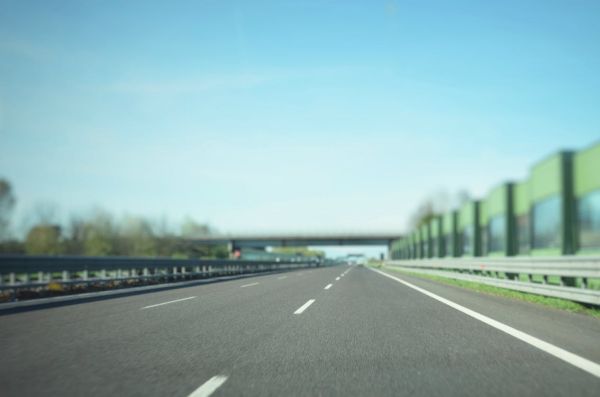 Ministerul Lucrărilor Publice finanţează, prin Compania Naţională de Investiţii, reparaţii la infrastructură