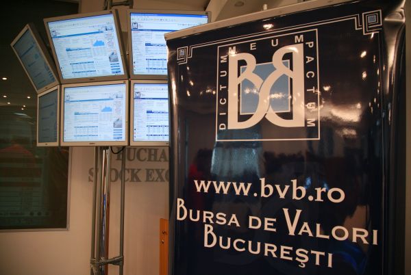 Avansuri pentru indici, după două luni de scăderi puternice
