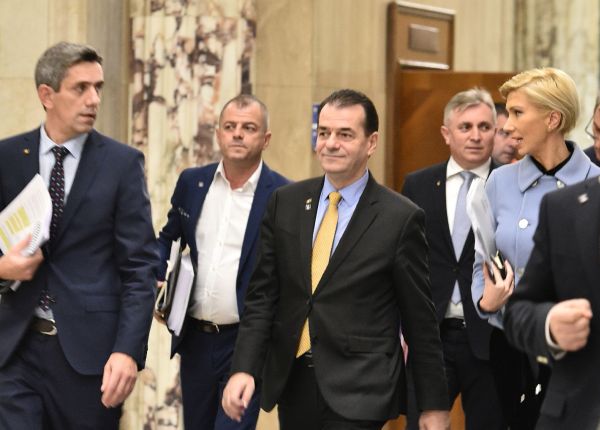 Cabinetul Orban, asediat de parlamentarii PSD, înaintea stării de alertă