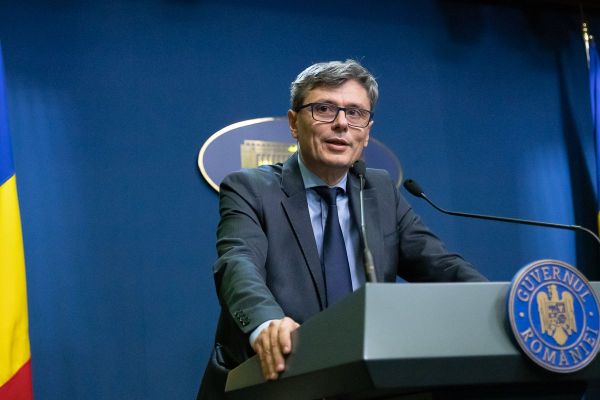 Virgil Popescu: "Avem negociat cu Comisia Europeană un buget de 800 de milioane de euro la care se adaugă partea de cofinanţare de încă 200 de milioane de euro, practic avem o anvelopă de 1 miliard de euro care va fi alocat IMM-urilor". 