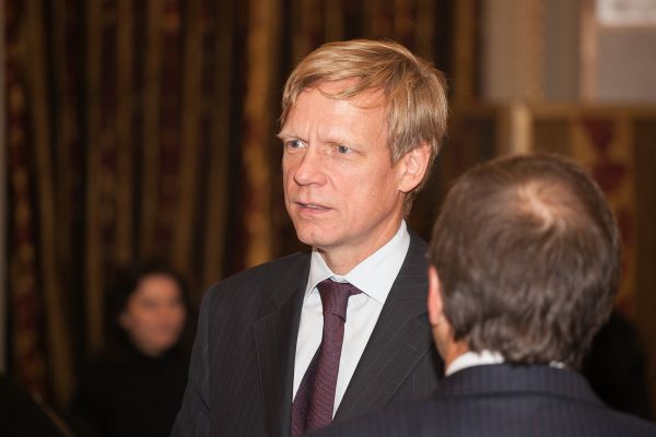 "Este foarte important să dăm drumul investiţiilor publice şi private"