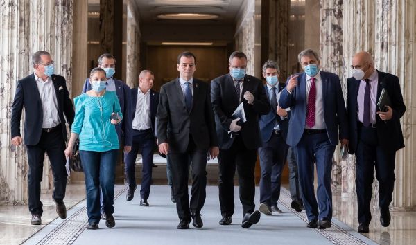 Guvernul Orban, depăşit de realitate