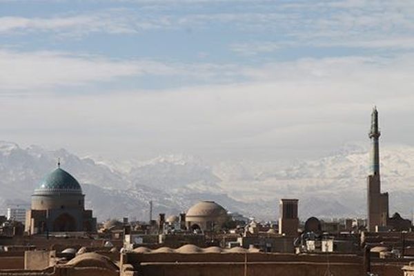 "Ideologia politică a Imamului Khomeini, răspuns la rezolvarea crizelor şi problemelor umanităţii"
