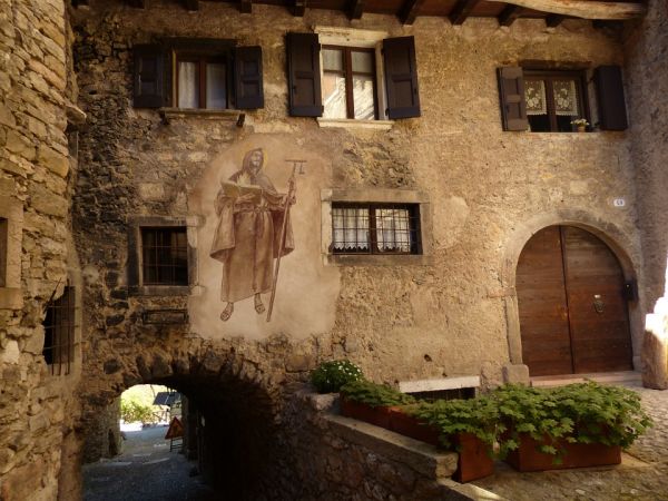 Un vechi sat italian scufundat ar putea deveni obiectiv turistic