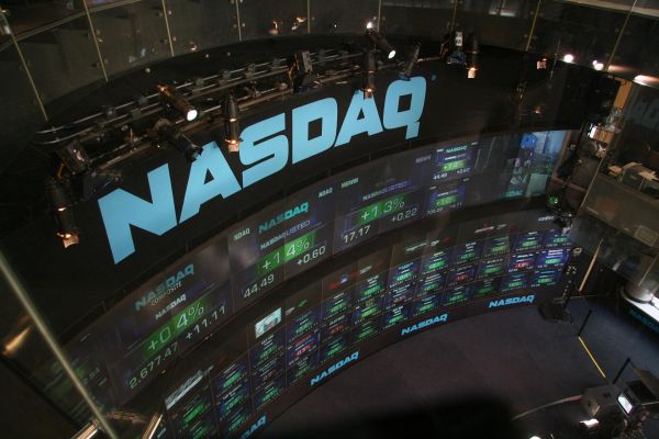 Nasdaq a depăşit NYSE după valoarea IPO