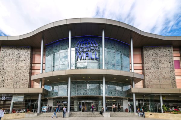 99% din magazinele cărora autorităţile le-au permis să îşi reia activitatea din 15 iunie s-au deschis pentru clienţi 