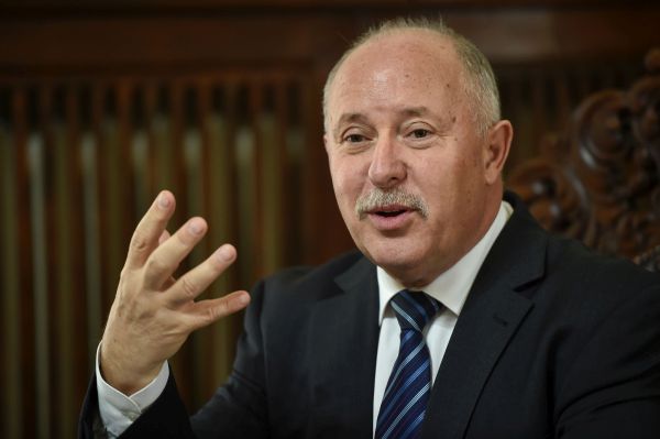 "Offset-ul, posibilă soluţie pentru revitalizarea şi dezvoltarea industriei"