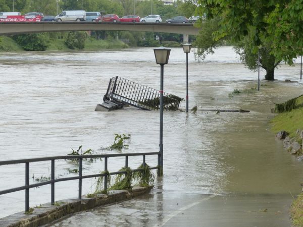 Proiect de apărare împotriva inundaţiilor în valoare de 49,29 milioane de euro