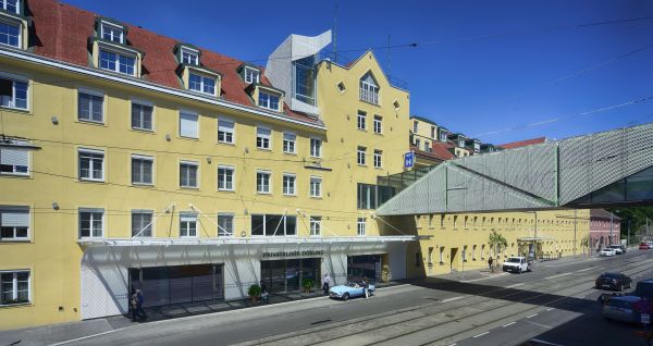 1.500 de pacienţi români au cheltuit peste 3 milioane de euro pentru tratamente în spitalele PremiQaMed din Viena