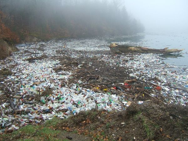 Preşedintele Ungariei acuză România şi Ucraina de poluarea de pe Tisa şi Someş