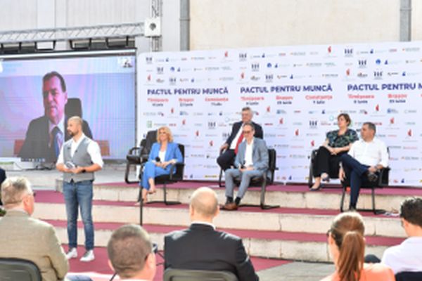"Avem nevoie de măsuri urgente pentru reducerea decalajelor dintre mediul universitar şi cel profesional"