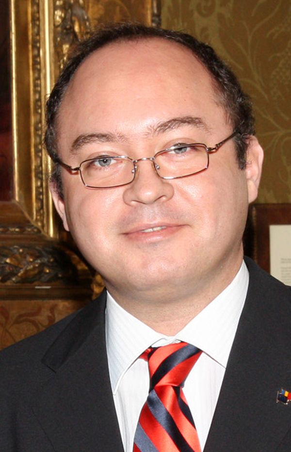 " Sunt opt state din UE care au introdus măsuri de restricţionare pentru români"