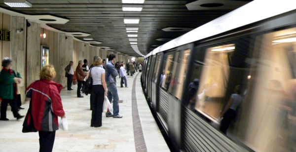 Personalul de pază de la metrou va fi redistribuit în staţiile cu trafic intens de călători