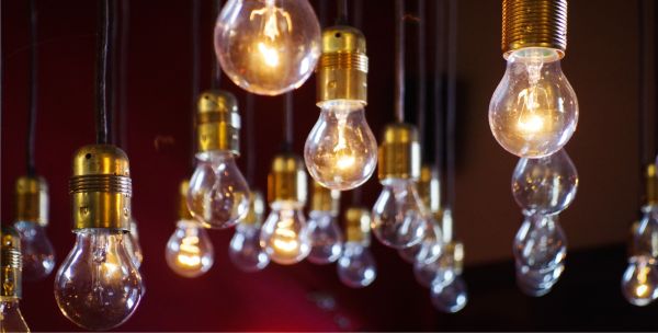 La ce folosesc furnizorilor de energie abonamentele zilnice pentru clienţi?