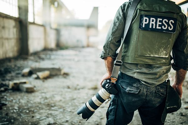 Ediţia 2020 a Cursului pentru jurnaliştii care transmit din zone de conflict, anulată