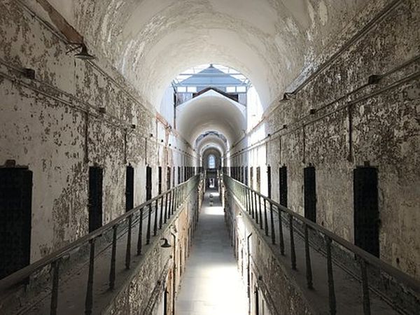 Un cunoscut istoric rus, care cerceta crimele staliniste, a fost condamnat la închisoare