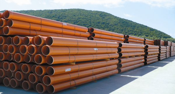 Creştere de 13,85% pentru titlurile TeraPlast după anunţul vânzării diviziei Steel