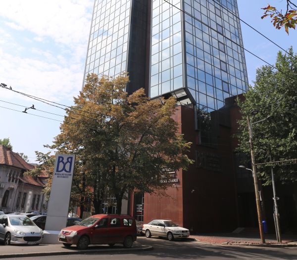 Indicii îşi continuă corecţia, pe rulaje în scădere