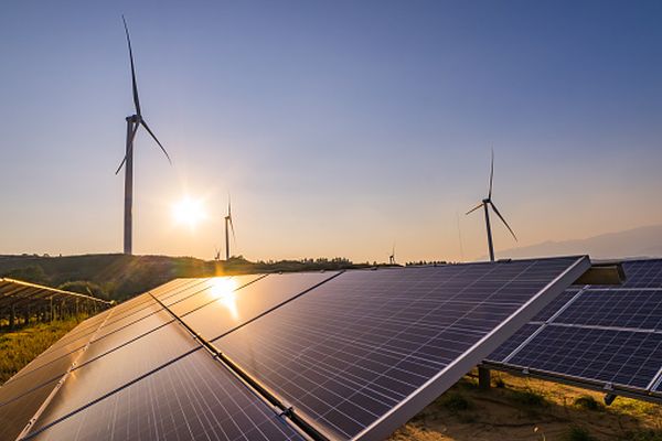 Unităţile Zentiva de la Bucureşti folosesc energie electrică 100% verde
