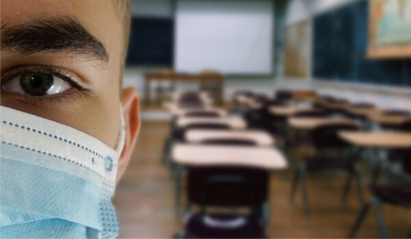 COVID-19 forţează un miliard de copii să părăsească sistemul educaţional